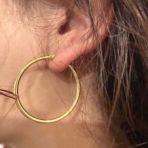 Elegant Gold Hoop Earrings